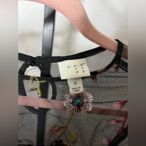 A New Day Floral Embroidered See-Though Long Sleeve Top Size Small - Picture 2 of 4